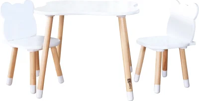 Dřevěný stolek s židlemi Medvěd