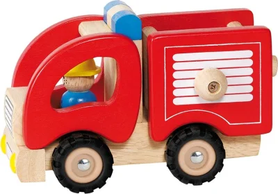 Dřevěné hasičské auto